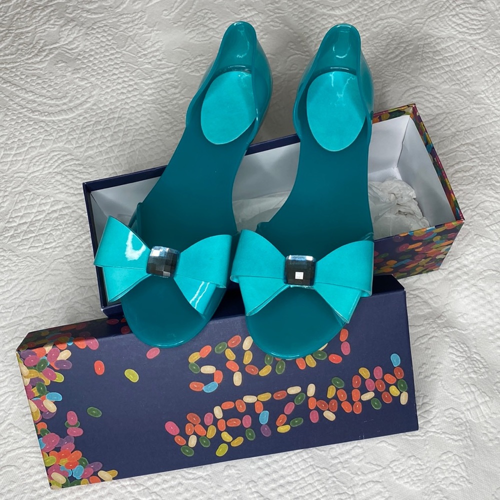 Stuart Weitzman size 8 turquoise jelly rhinestone sandals